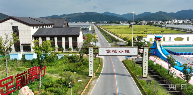 于都富硒果蔬大棚航拍图(央广网见习记者闵楠思 摄)