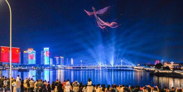 10月7日晚的古城襄阳(图片:叶强)