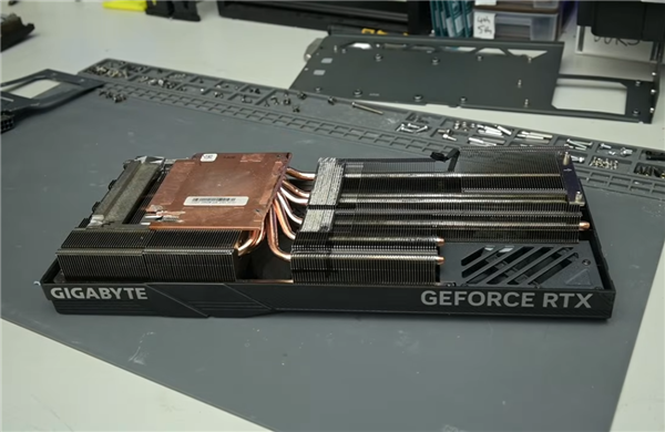 白折腾了！RTX 4090散热器强装RTX 3060：性能纹丝不动
