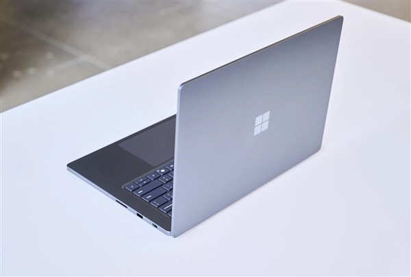 Surface与Macbook正面交锋