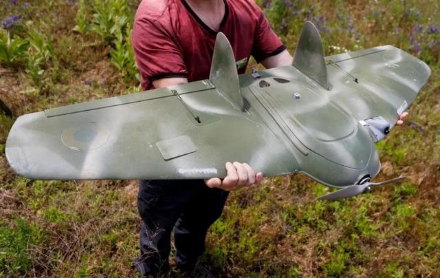 自尽式无东谈主机/巡飞弹严重胁制坦克坦克车辆的安全