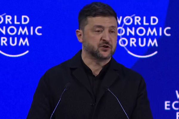 当地时间1月22日,泽连斯基在瑞士达沃斯世界经济论坛上发表演讲。 视频截图