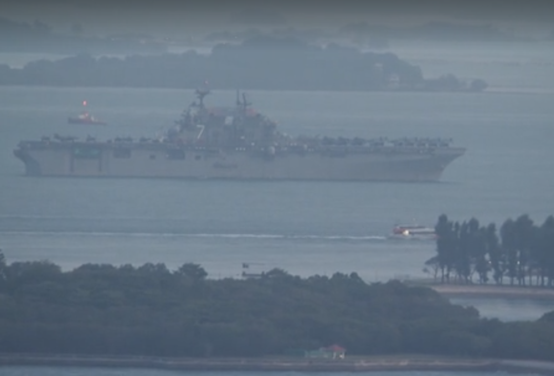 ◆美国两栖攻击舰“的黎波里”号正在驶往中东。(图源:CNN)