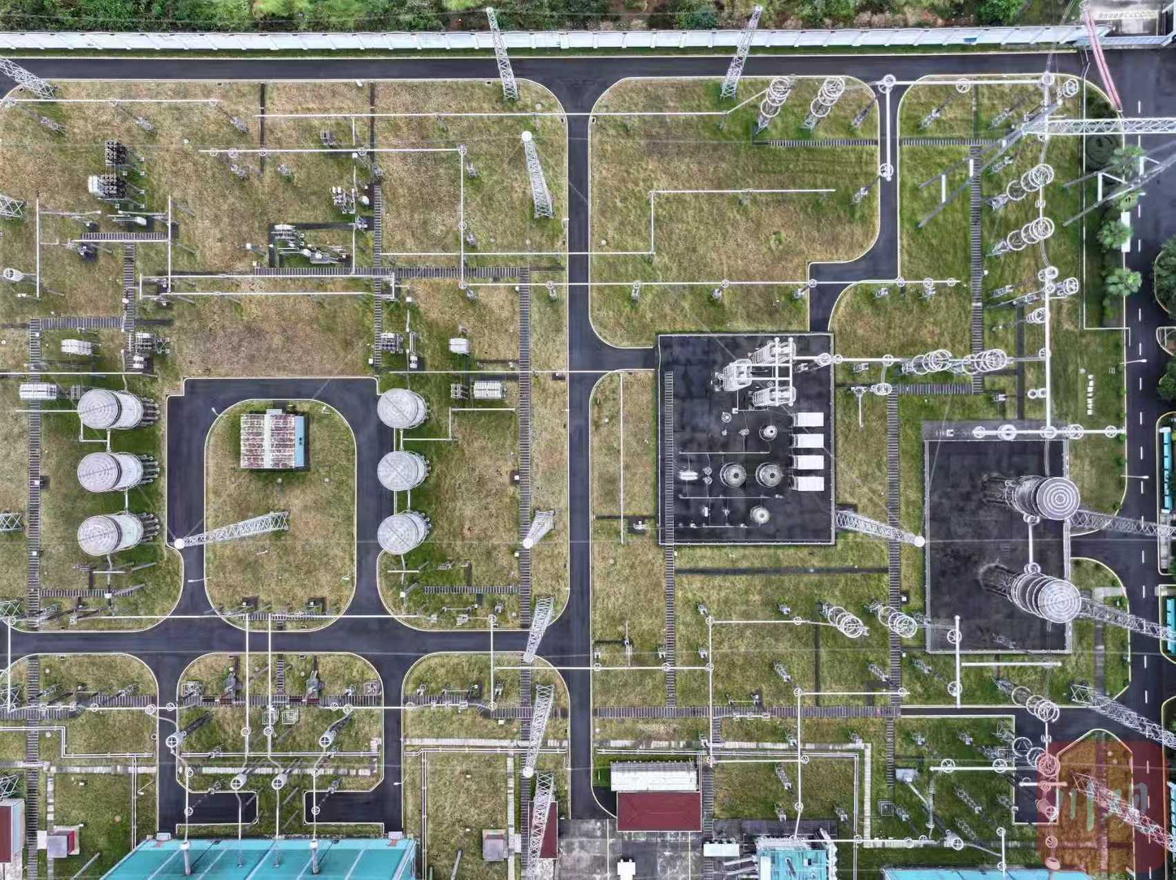 四川复龙换流站。