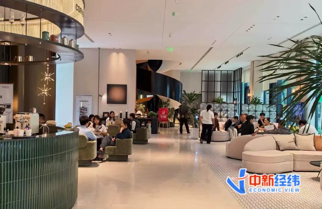 河南新乡市某在售楼盘 中新经纬薛宇飞 摄