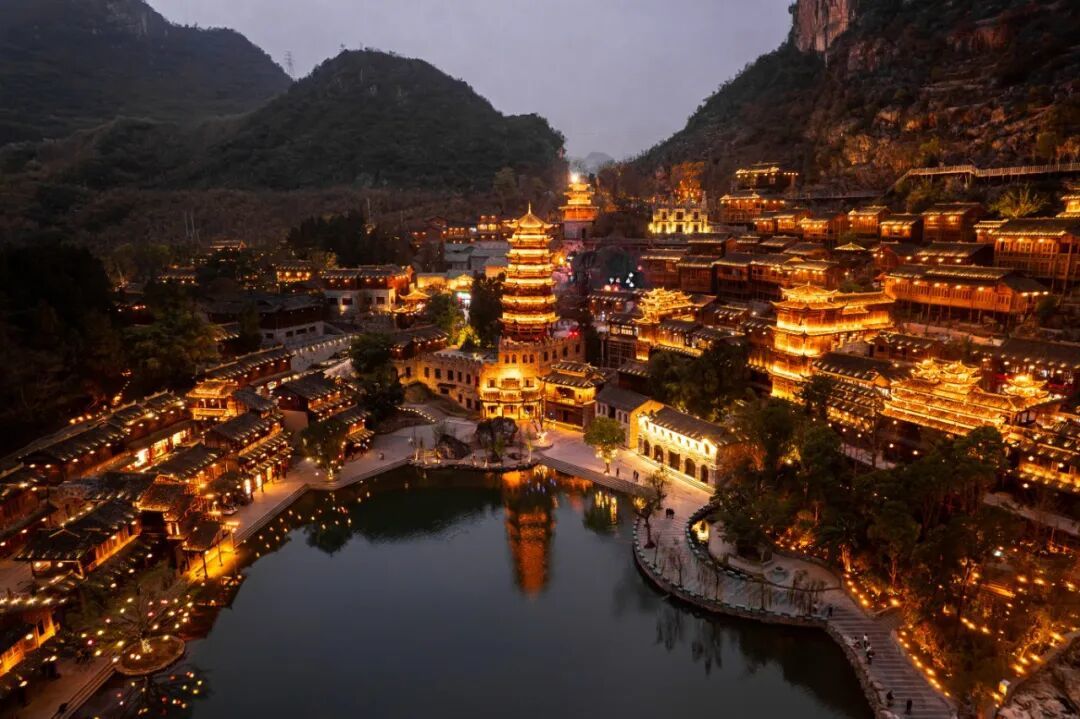 摄图网_700958596_贵州兴义峰林布依景区夜景_(企业商用).jpg