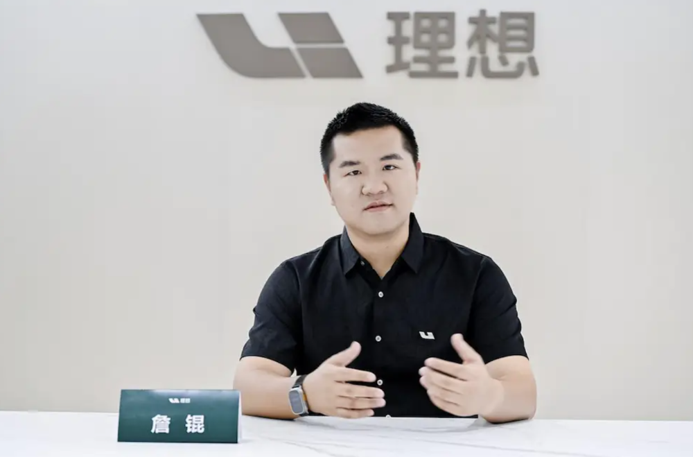 岚图梦想家20万辆整车下线！冠军版30.99万开卖，剧透豪华MPV珠峰