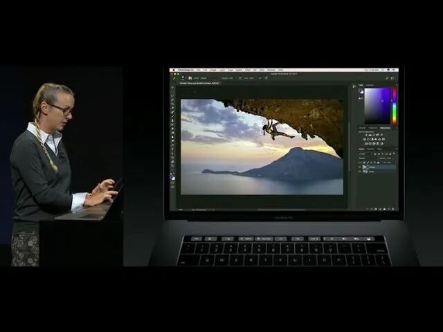 Apple's new Touch Bar works with Photoshop (CNET News)