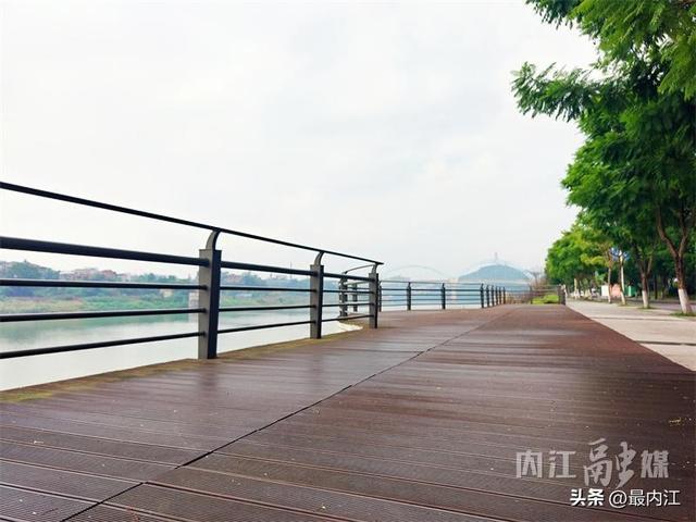 堤顶路观景平台