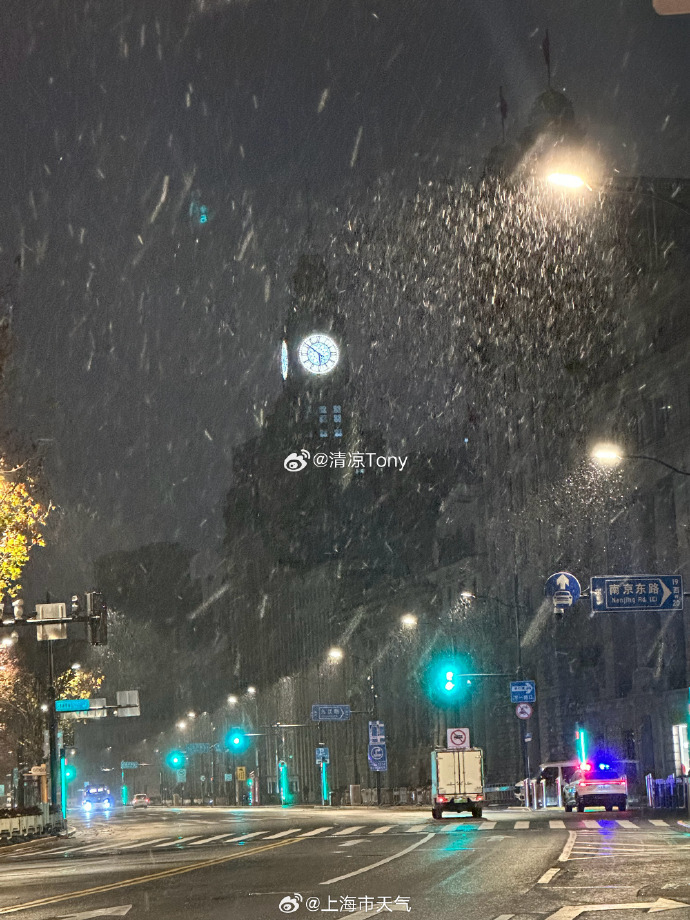 网友@清凉Tony发布的雪景。 @上海市天气微博 图