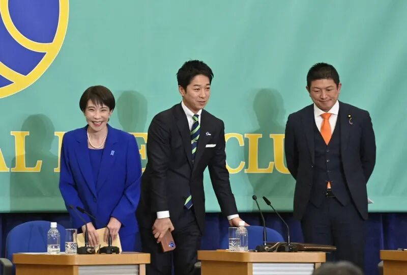 Prime Minister Sanae Takaichi, Japan Innovation Party co-leader Fumitake Fujita and Sanseito leader Sohei Kamiya at the Panel Discussion by the Leaders of 7 Parties at the Japan National Press Club in Tokyo on Monday