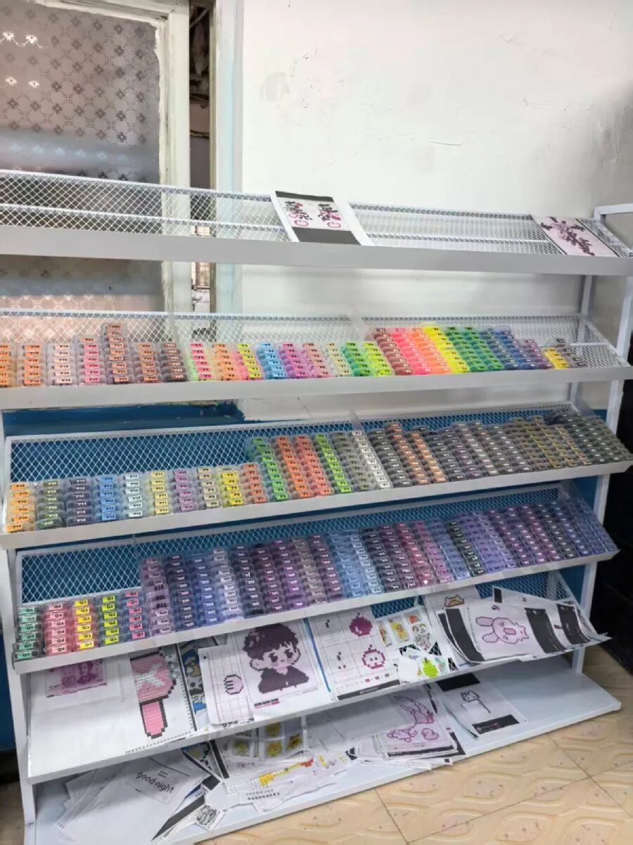 （拼豆店内实景图）