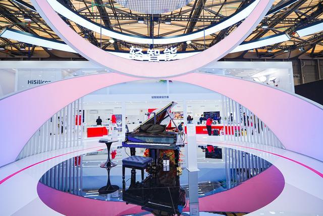 端侧AI进入生态与场景决胜时代,上海海思给出端侧AI最优解:五芯布局、开源OS、兼容200款模型