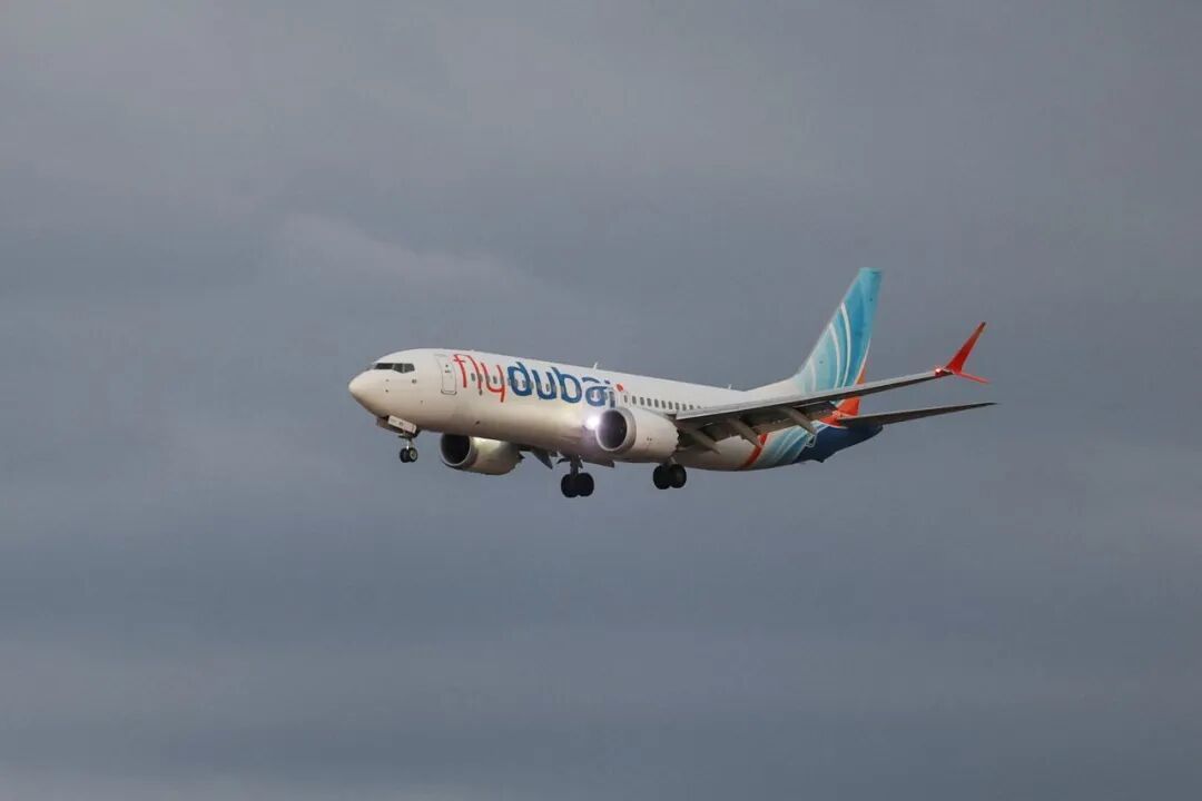 一架载有从阿联酋飞往以色列的Flydubai航班乘客的飞机于9月30日抵达以色列洛德的本古里安国际机场。