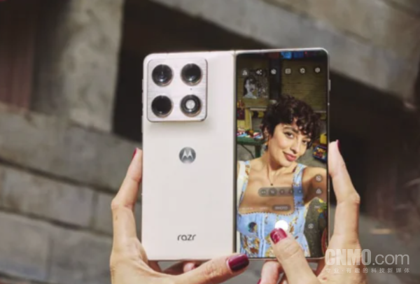 摩托罗拉razr Fold