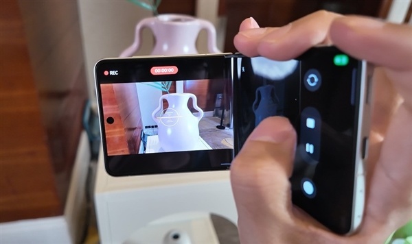 安卓首款阔折叠 三星Galaxy Z Fold8系列上手体验