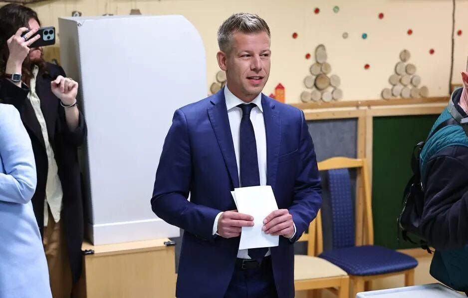 ·毛焦尔在投票现场。(新华社)