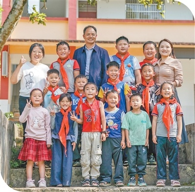 坚守，在落松地小学