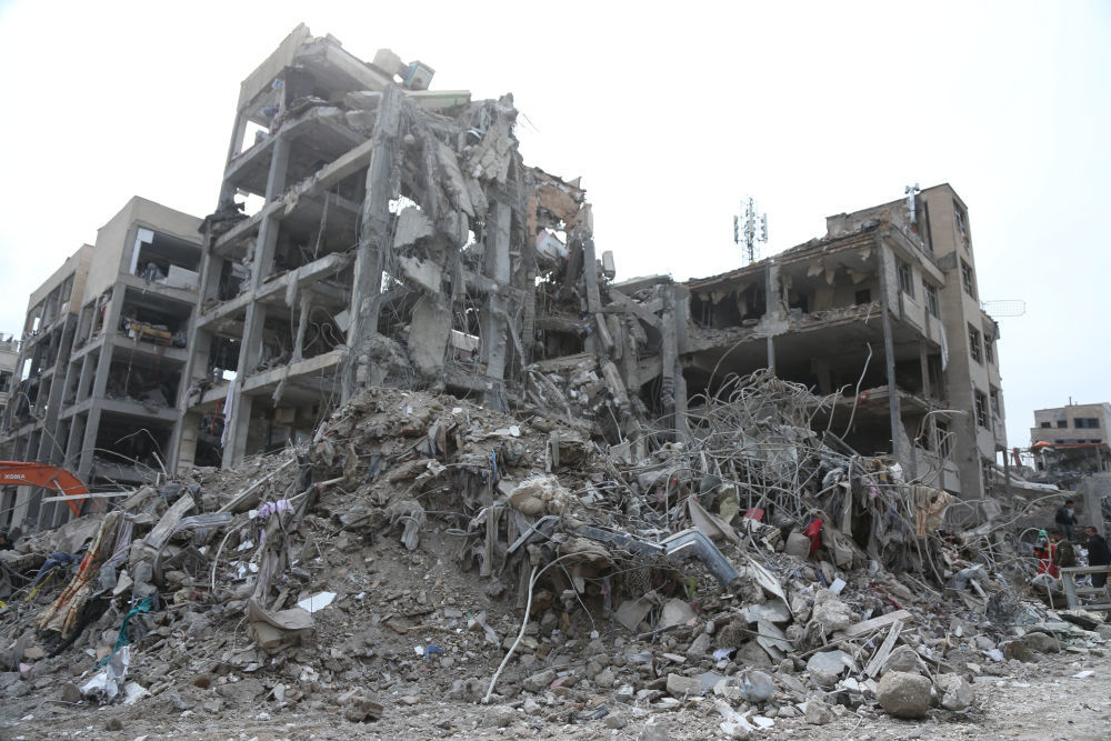 这是3月12日在伊朗德黑兰东部一处居民区拍摄的被毁房屋。