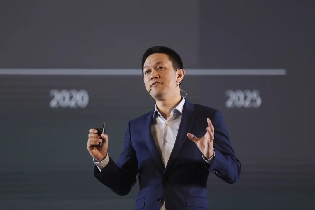 从1%信任到连续盈利,李斌:蔚来继续结硬寨、打呆仗