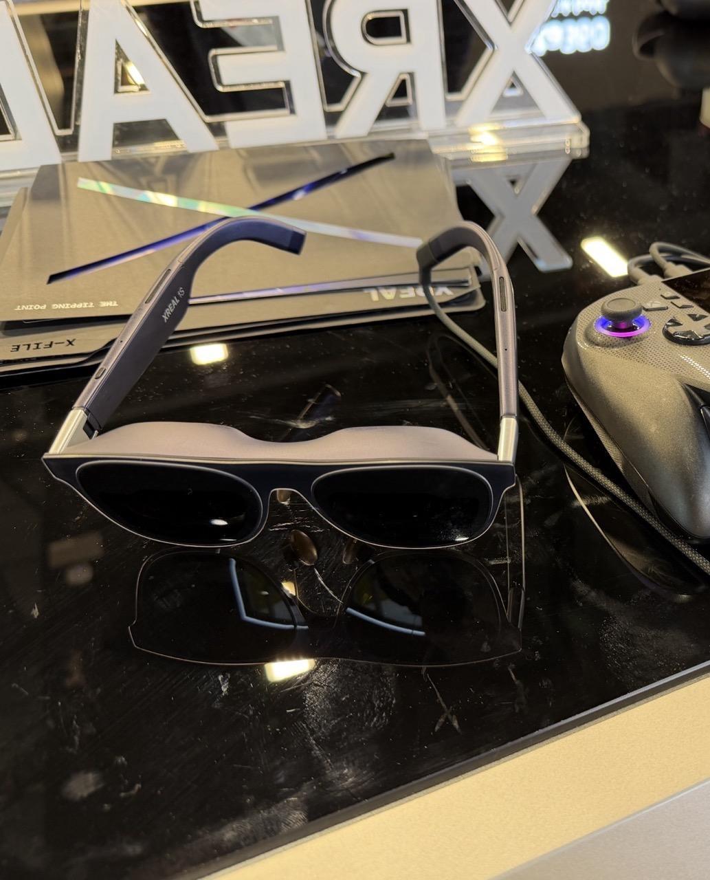 XREAL 在 CES 展示的 AR 眼镜。图片来源:雷科技