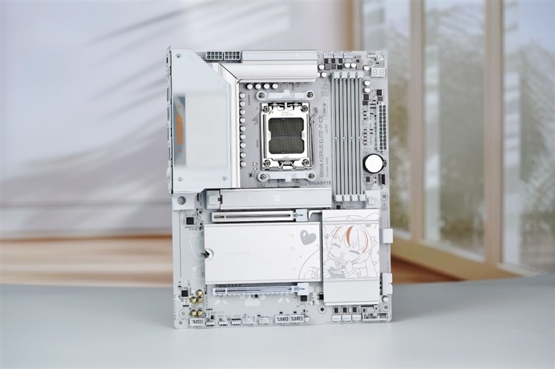 纯白搭配二次元!技嘉B850 AORUS ELITE-P ICE雕妹主板装机体验