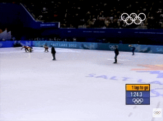 黑色衣服的澳大利亚选手获得冠军 | Olympics