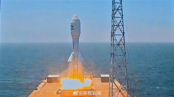 一箭九星!全球最大固体运载火箭引力一号遥四首次远海发射成功
