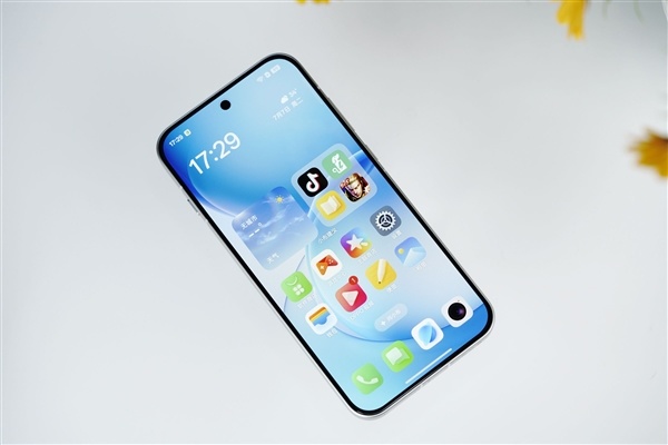 首创3D冰透悬浮！OPPO Reno16图赏