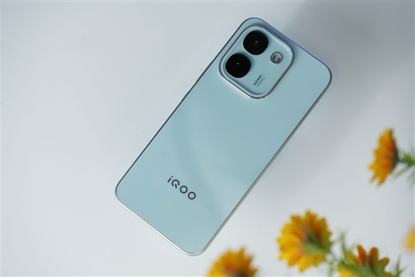 iQOO首款万毫安时手机！Z11S图赏