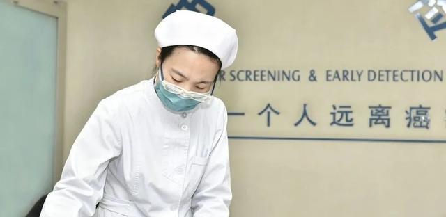女医生年年体检正常，却因胃癌晚期去世！原来很多人一直在“假装防癌”
