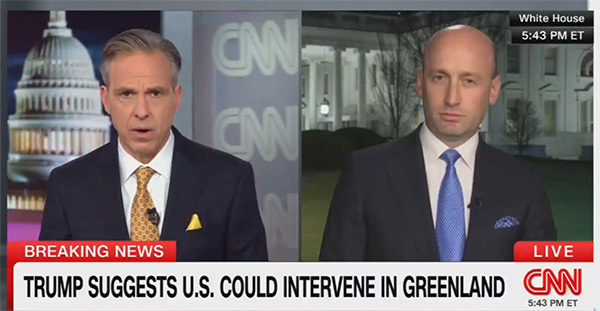 美国白宫办公厅副主任米勒(右)接受CNN采访 视频截图