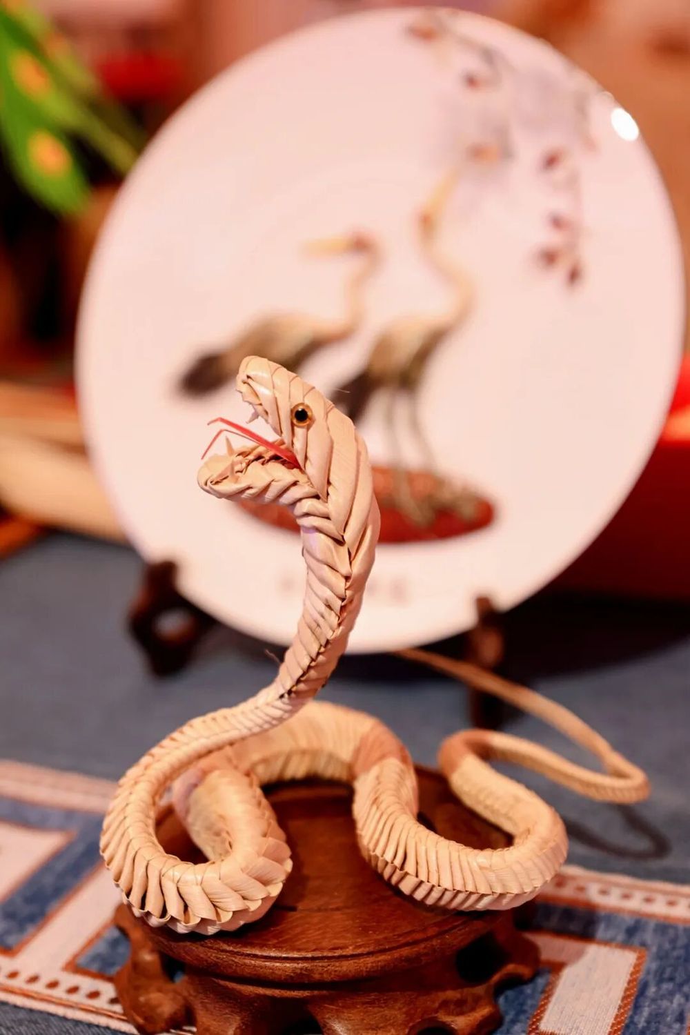 罗志勇棕编作品《蛇》