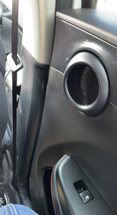 着火了乘客不会开门,得怪车企乱学特斯拉?