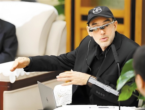 史蒂夫&middot;曼恩