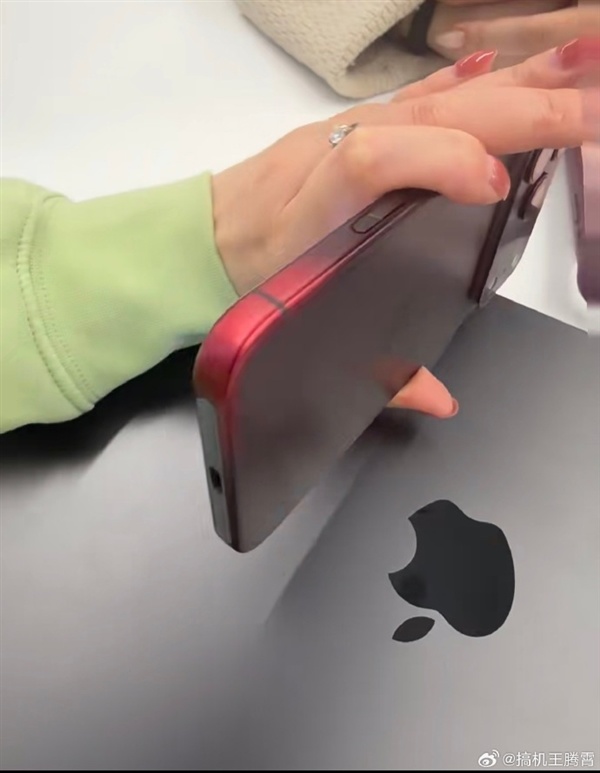 用户买苹果iPhone18 Pro红色吐槽:开始氧化褪色 真机惨不忍睹