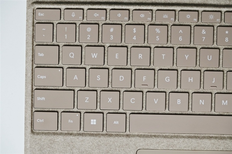 新一代 Surface Pro，13英寸评测：性能能效进步巨大 核显媲美最新X86