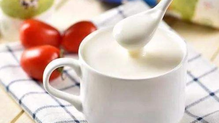 牛奶和奶粉 谁更补钙？