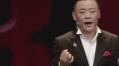 周立波靠一个人在2个小时内 能让观众平均15秒爆笑一次