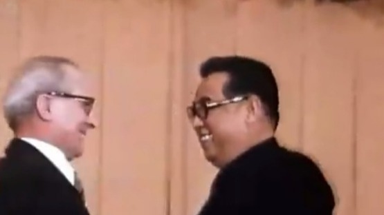 揭秘朝鲜领导人金正日 东德最高领袖是其“兄弟”？