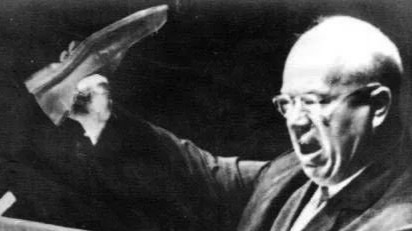 赫鲁晓夫曾将斯大林当作“生父”？