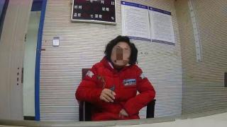 5年“遭遇”航班延误近900次？一女子涉嫌骗保300余万元被捕 