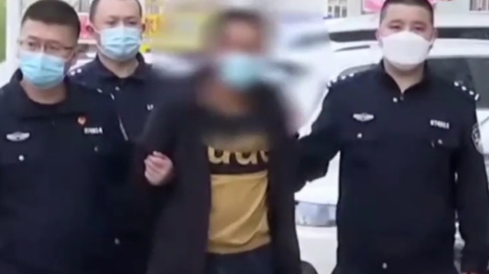 男子遇查借口上厕所跑了！民警一查竟是命案逃犯