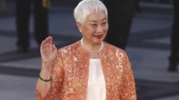 演员卢燕为何被称为“慈禧专业户”?看视频了解一下_凤凰网视频_凤凰网