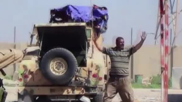 战事内幕：ISIS在摩苏尔制造出恐怖袭击后 民众为何夹道欢迎？