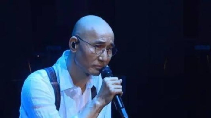 歌手卢冠廷在节目中回忆往事：张国荣很喜欢这首歌
