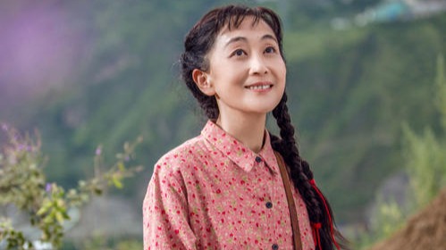 陈瑾讲述在公共澡堂的尴尬遭遇，鲁豫听后大笑不止