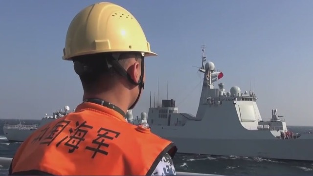 中国与巴基斯坦海上联合演习 航行补给占位演练