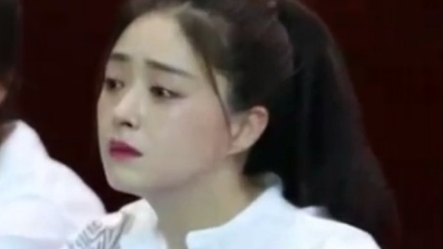 蒋欣与鲁豫一起体验中戏表演课 不料中途她含泪离开？