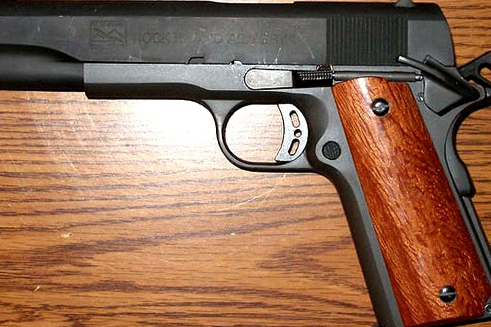 美國槍展現身獨特定製品隕鐵切割製作m1911是定製原型